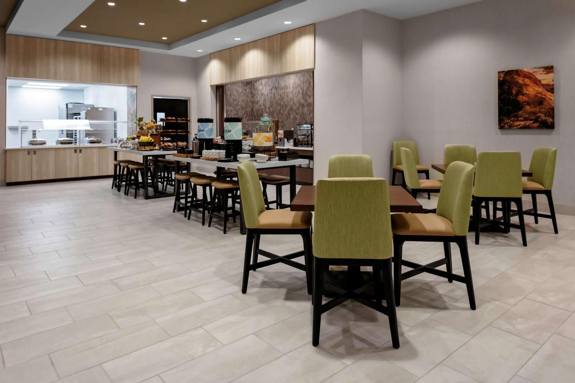 Hilton Garden Inn Chandler Downtown Buitenkant foto